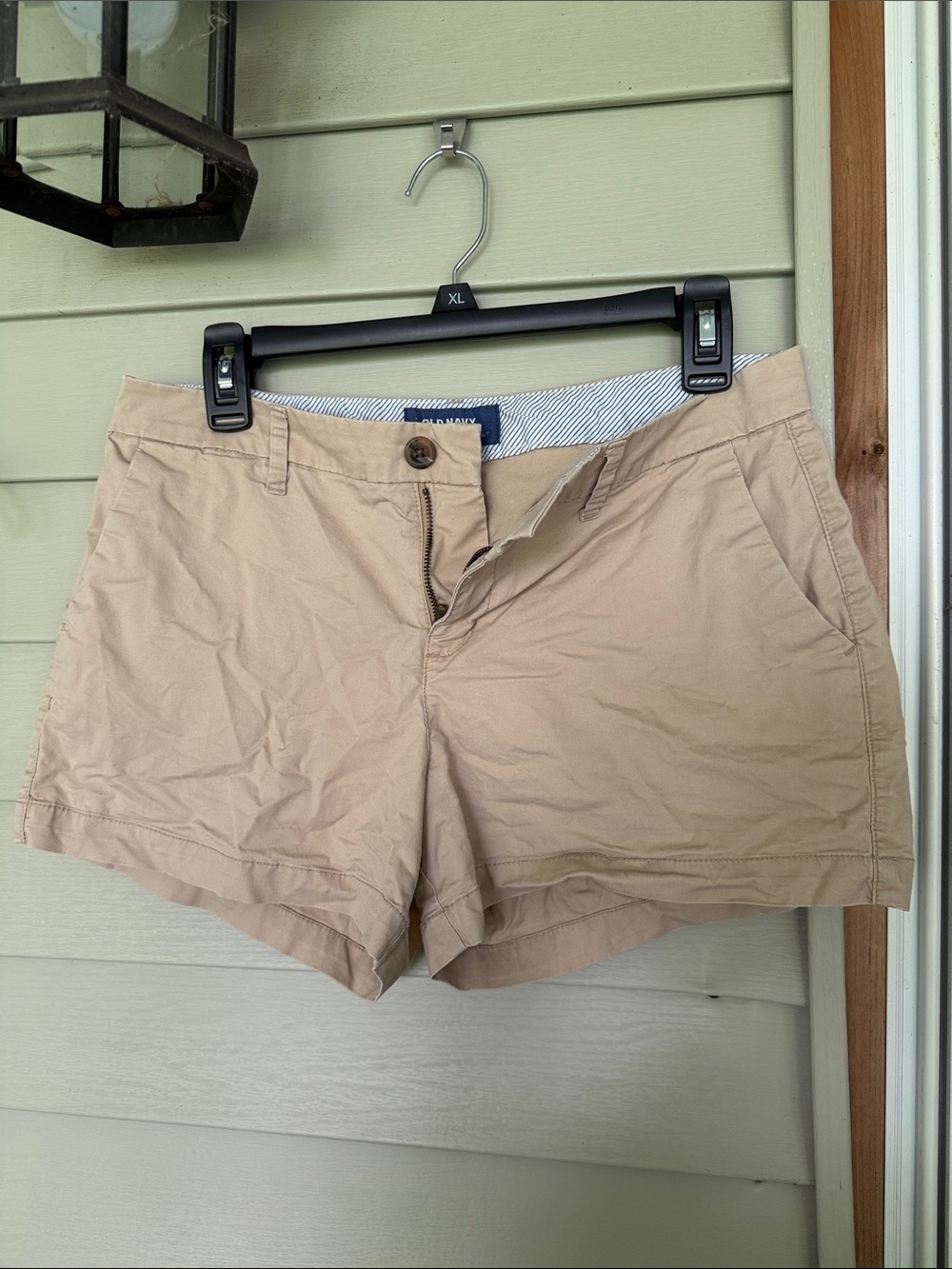 Old Navy Women’s Tan Chino Shorts